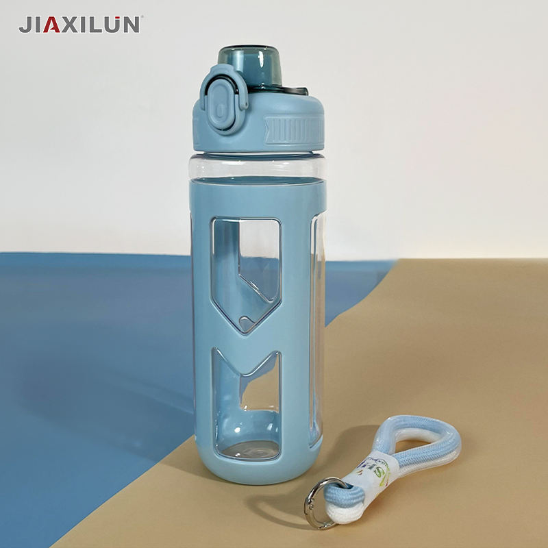 700ml Sports Bottle Fence Cup Plastic Water Bottle For Sports With Carrying Strap Water Cup Bounce Cover Portable Leakproof