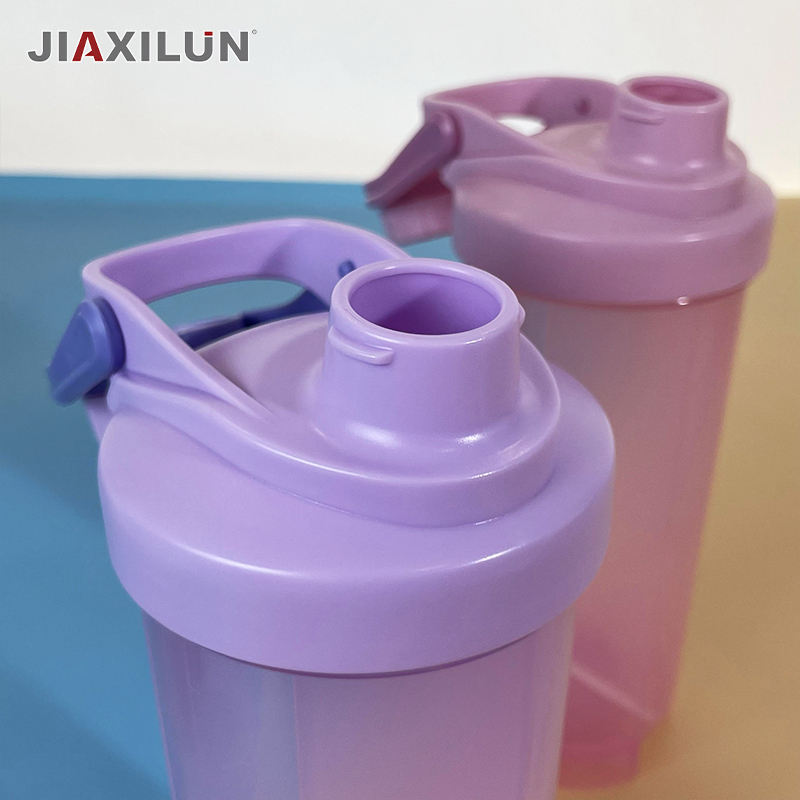 700ml Rotary Cap Sport Bottle Protein Shaker with Ball and Custom Logo Gym Plastic Water Bottles for Protein Shakers Cup