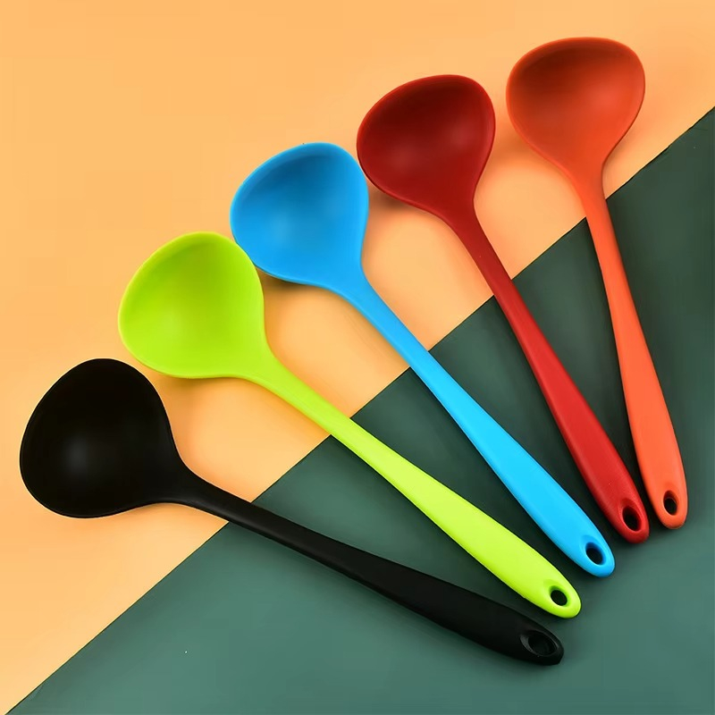 Integrated Food Grade Silicone Soup Spoon Non-stick Pan Heat Resistant Catering Utensils Kitchen Tools Spoon